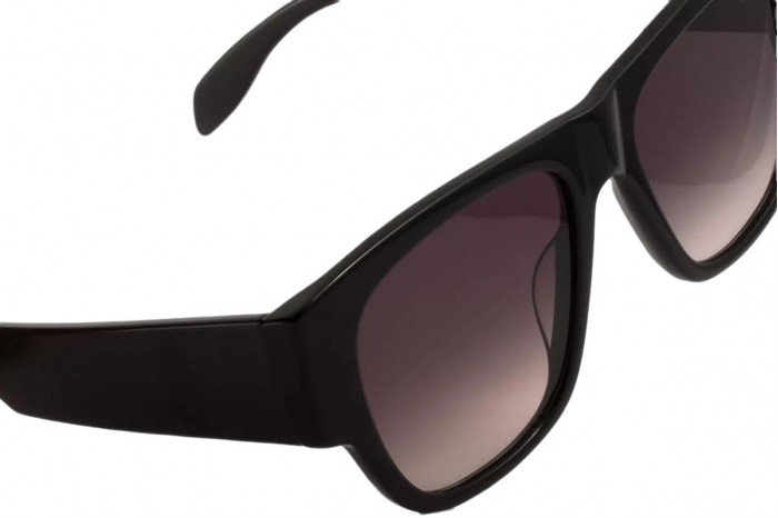 Солнцезащитные очки ALEXANDER MCQUEEN AM0328S 001