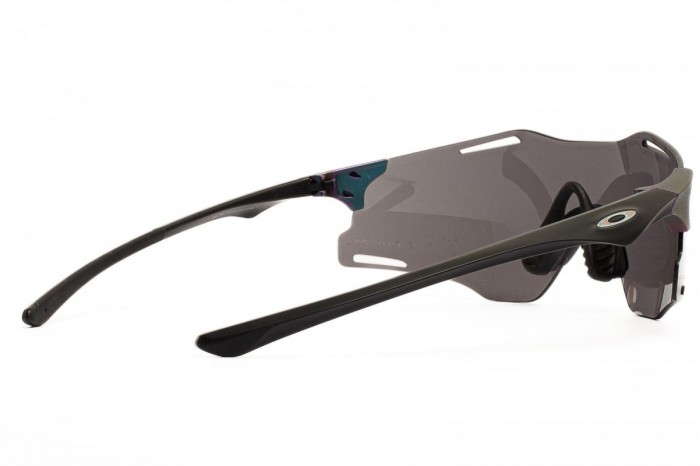 Солнцезащитные очки OAKLEY Cybr Zero...